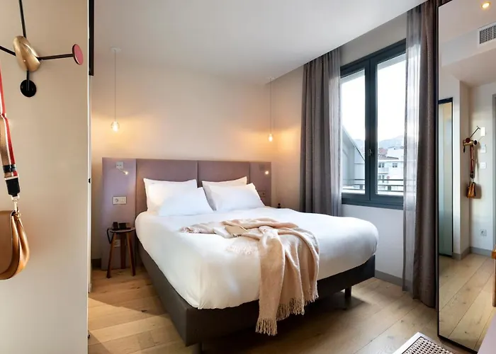 Hebe Hotel
