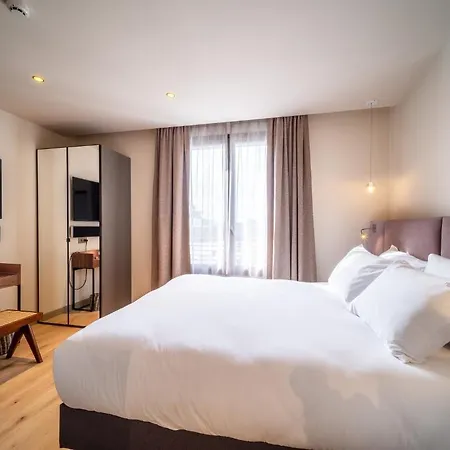 Hebe 4* آنسي