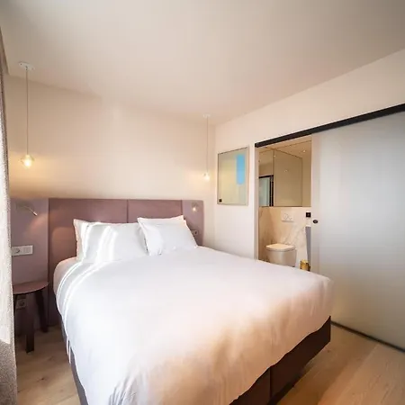 Hébé Hotel