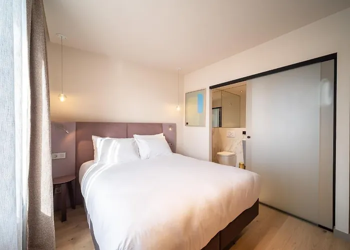 Hébé Hotel